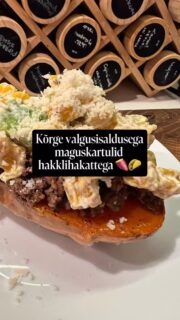 Need valgurikkad, ahjus röstitud täidetud bataadid on hea näide sellest, kuidas toit saab olla üheaegselt ülimalt maitsev, toitev, aga ka keha toetav: 

✨ Bataat pakub aeglaselt imenduvaid süsivesikuid ja kiudaineid, mis toidavad soolestikku ja väldivad energiakrahhe. 

✨ Kvaliteetne valk ja tervislikud rasvad hoiavad täiskõhutunnet pikemalt, toetavad lihaseid ning annavad ehituskive suguhormoonide loomiseks.

✨ Koriander ja tsitruselised aitavad maksal liigsest östrogeenist vabaneda.

Kommenteeri BATAAT ja saadan sulle selle lihtsa ja mahlase retsepti otse sõnumitesse! 📩👇

#naisetervis #hormoonidtasakaalu #toitumisnõustaja #funktsionaalnetoitumine #veresuhkurtasakaalu bataat tervislikretsept enidudras tervikliktervis stressijuhtimine tervisliktoitumine