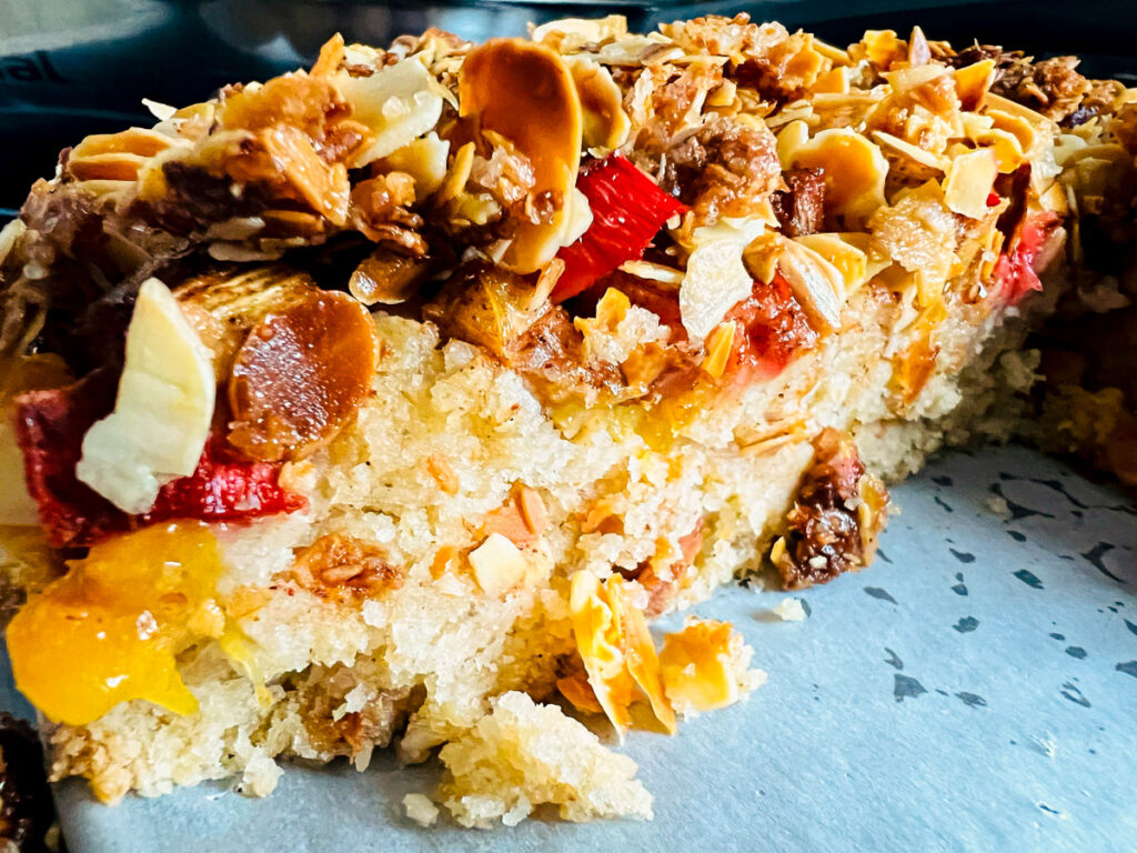 Recipe: Moist rhubarb-mango cake with out flour, gluten free, milk free, vegan